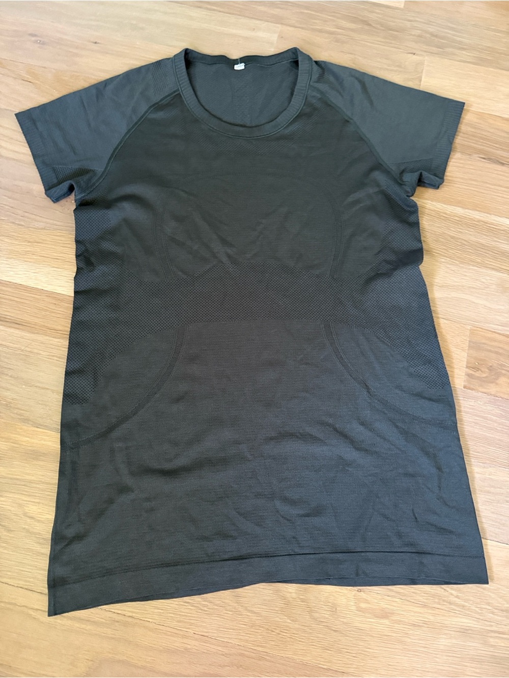 Lululemon Green Short Sleeve Shirt